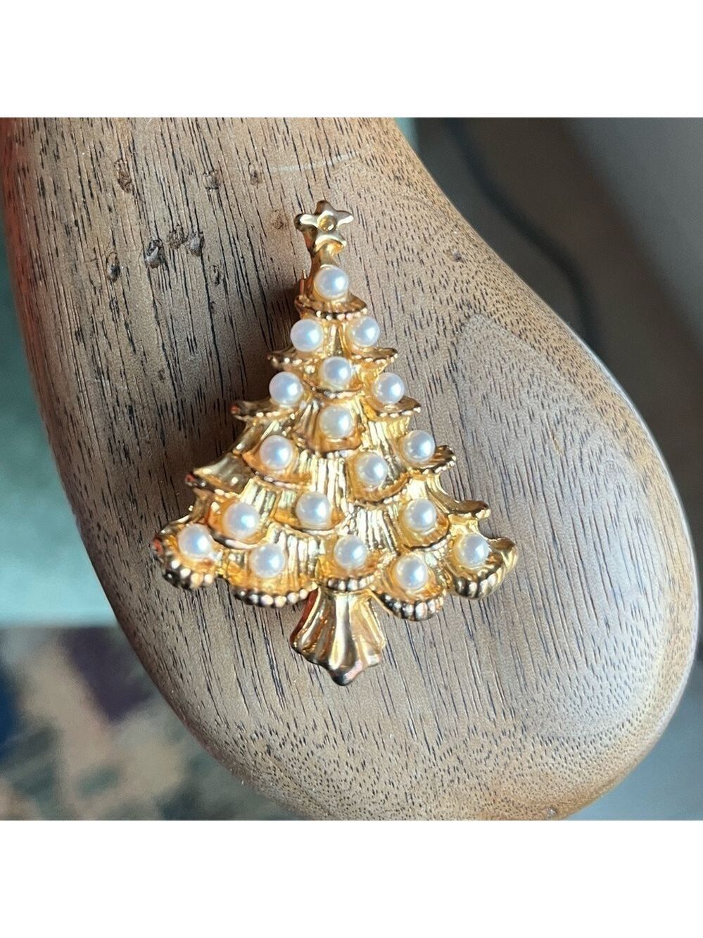VINTAGE Gold Tone Metal Brooch Christmas Tree Faux Pearl Embellished Gift Idea
